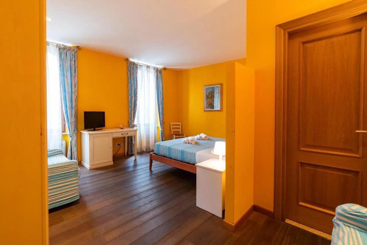 Gemma Rentals Garda  0*, Garda (Verona) Italy